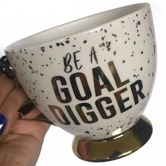 Nanette Lepore Other - Nanette Lepore “Be a goal digger” Gold Mug